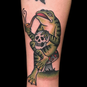 Tattoo by artist Neal Aultman. See more of Neal's work here: http://www.larktattoo.com/long-island-team-homepage/neal-aultman/ . . . . . #frog #frogtattoo #traditional #traditionaltattoo #traditionalfrog #traditionalfrogtattoo #traditionaltattoofrog #colortattoo #tattoo #tattoos #tat #tats #tatts #tatted #tattedup #tattoist #tattooed #inked #inkedup #ink #tattoooftheday #amazingink #bodyart #tattooig #tattoosofinstagram #instatats #larktattoo #larktattoos #larktattoowestbury #westbury #longisland #NY #NewYork #usa #art