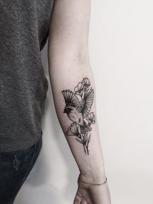 Some elegant birdy piece with flowers. ❤️🌸Instagram : @nikita.tattoo#tattooartist #tattooart #blackworktattoo #blackwork #lineworktattoo #LineworkTattoos #Lithuania #tattooideas #birdtattoo #flowertattoo #inkedgirl #graphictattoos #graphictattoo #linework  