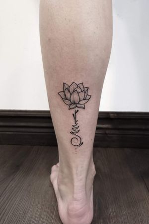 Small but elegantic lotus 🌸 Instagram : @nikita.tattoo #tattooartist #tattooart #blackworktattoo #blackwork #lineworktattoo #LineworkTattoos #Lithuania #tattooideas #minimaltattoo #minimalistic #minimalism #linework #lineworker #lotusflower #lotustattoo #lotus 