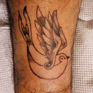 Auto-tattoo. Traditional Swallow. 9RL Intenze True Black 
