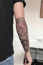 Geo sleeve in progress by @arranbakerrtattoo excited to finish this #tattoooftheday 
