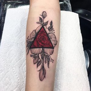 Triangle Rose Tattoo 🥀 #geometricrose #rose #geometric #triangle 