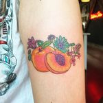 Tattoo by Lolli aka poodles and other dogs. #Lolli #Poodlesandotherdogs #fruittattoo #illustrative #color #peaches #flowers #daisy #cute #watercolor #peach