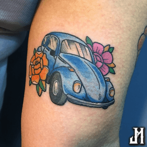 Blue Beetle • #tattoo #tatuagem #tattoofeminina #tatuagemdelicada #tatuagemfeminina #oldschool #oldschooltattoo #traditionaltattoo #traditional #tradicional #fusca #fuscaazul #fuscatattoo #beetle #beetletattoo #traditionalworkers 