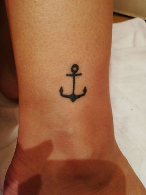 My first tattoo by my best friend 💜