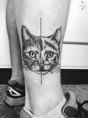 #geometrictattoo #sketchtattoo #sketchstyle #cat #dotwork #dotworktattoo #femaletattooartist #tattooïne 