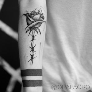 #blackwork #sketch #onlyblack #dark #black #blackink #sketchstyle #sketchtattoo #rose #wire #flower #rosa #nature #brazil #cwb 