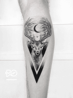 By RO. Robert Pavez • Touch the sky 🦌 • Done in Studio Zoi tattoo Stockholm 🇸🇪 2018 #engraving #dotwork #etching #dot #linework #geometric #ro #blackwork #blackworktattoo #blackandgrey #black #tattoo #fineline