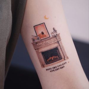 Tattoo by Saegeem tattoo #saegeemtattoo #besttattoos #color #realism #realistic #watercolor #fineart #radio #fireplace #text #filigree #painting #moon