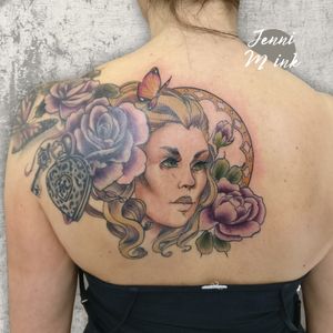 #neotraditionaltattoos #neotraditional #rosestattoo #roses #backtattoo #shoulderpiece #neotraditionaltattoo 