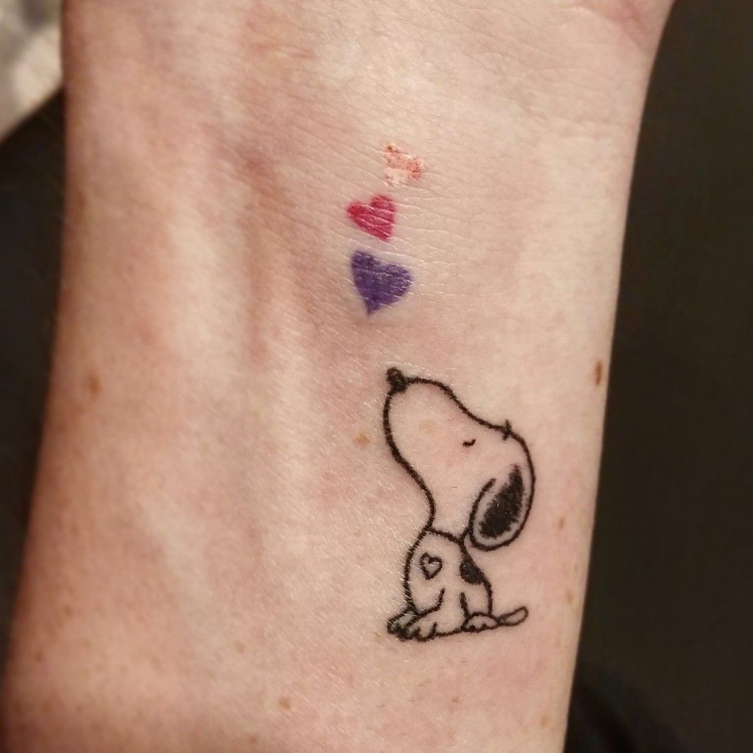 Small and simple Snoopy tattoo on the back of the arm tattoos snoopy  smalltattoos minimalisttattoos  Snoopy tattoo Minimalist tattoo Small  tattoos