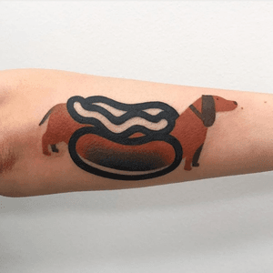 HOT DOG!! DESTRUTTURATO STYLE. Done at Mambo Tattoo Shop in Meda, Italy.