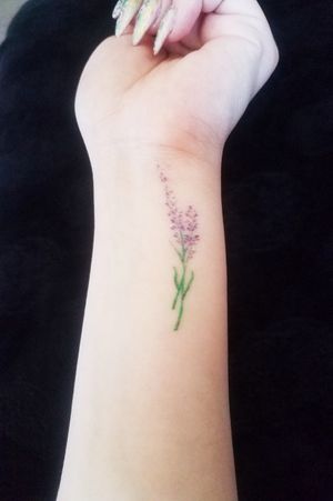 Small delicate lavender tattoo #lavenderstem #botanical #flower #plant #delicate #lavendertattoo #floraltattoo #smalltattoo #wristtattoo #flowertattoo