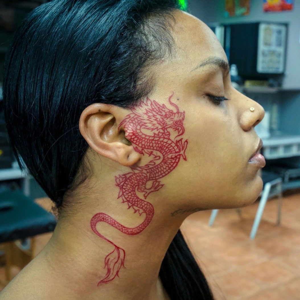 share tattoo sur Twitter  dragons Small dragon totem tattoo on back of  womans ear httptcoZ4XsLNJdnc  Twitter