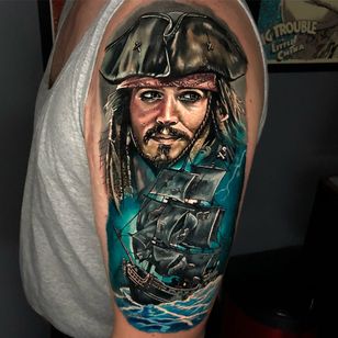 Pirates Tattoo by Alex Rattray #AlexRattray #realism #realistic #hyperrealism #portrait #popculture #film #movietattoo #PiratesofttheCaribbean #JohnnyDepp #JackSparrow #pirateship #pirates #ocean #TheBlackPearl