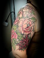 Work in progress by @thedoud93 #tattoo #inkedgirl #girlinked #tattooneotraditional #neotraditional #tattooflower #tattooflowers #tattooarm #tattoocolorida #tattooing #tattoo2me #tattooer