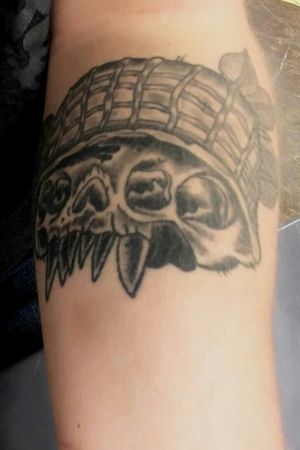 Mt first tat, chimeran skull from Resistance Fall of Man#Resistance #videogame #videogametattoos #fallofman #alien #alientattoo #chimera #skull #skulltattoo 