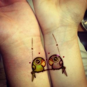 Wrist lovebirds