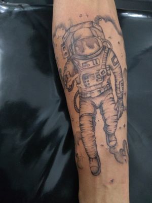 Astronauta de Paulo AGENDAMENTO POR WHATSAPP (71)991266337 #ink #inked #inkedtattoo #tattoo #tatuagem #tatuagemmasculina #astronauta #brazil #biafoggiatattoo #tatuadora #finelinetatto #blackpink #blackworktattoo #blackandgreytattoo #sketch #inspiraciontattoo #instattoo #instatattoo #femaletattoo #tatuados #tattooba #tattooed #salavadorbahia #brazil