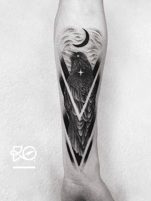 By RO. Robert Pavez • Black Shadow • Done in Studio Zoi tattoo Stockholm 🇸🇪 2018 #engraving #dotwork #etching #dot #linework #geometric #ro #blackwork #blackworktattoo #blackandgrey #black #tattoo #fineline