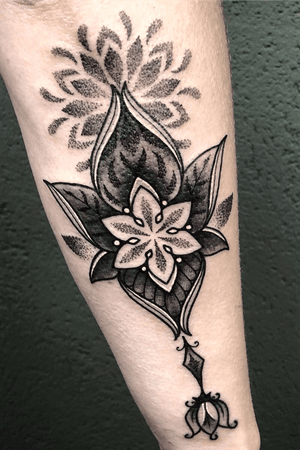 Done by Bertina Rens - Resident Artist @swallowinktattoo @iqtattoo  #tat #tatt #tattoo #tattoos #tattooart #tattooartist #blackandgrey #blackandgreytattoo #dailydotwork #mandala #mandalatattoo #inked #art #dotwork #dotworktattoo #ink #inkedup #tattoos #tattoodo #ink #inkee #inkedup #inklife #inklovers #art #bergenopzoom #netherlands