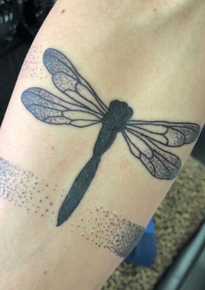 Dotwork dragonfly band #dragonfly #dotwork #dotworktattoo 