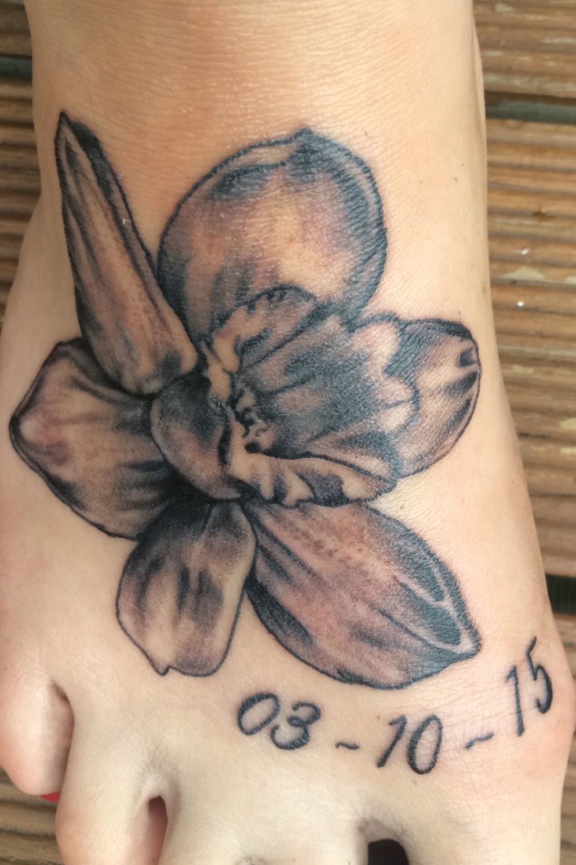 Tattoo uploaded by Kiara • Daffodil flower to remember my father ❤️❤️ • Tattoodo Tattoo uploaded by Kiara • Daffodil flower to remember my father ❤️❤️ • Tattoodo