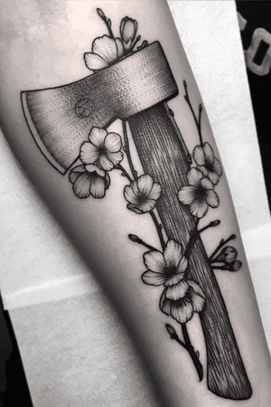 Axe with cherry blossoms. IG : @villeprinsen #villeprinsen #tattoo #tatuering #tatuointi #tatovering #tatuaje #tatuagem #tatouage #tätowierung #blackwork #unikumtattoo #göteborg