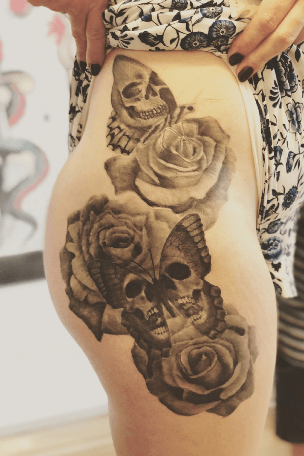 girly skull and roses tattoo