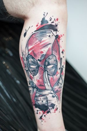 Deadpool by @pawel_powstanski #tattooartist #tattooart #tattoo #ink #inked #marvel #MarvelTattoo #deadpooltattoo #watercolortattoo #watercolor #colortattoo #newschooltattoo 