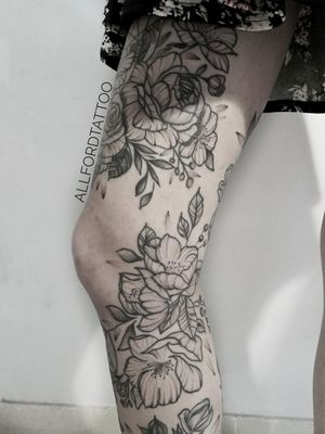 ..#tattooart #tattooartist #flowertattoo #flower #tattooeurope #tattooculture #tattooukraine #tattooodessa #tattoovienna #tattooberlin #graphictattoo #minimaltattoo #flowerstattoo #mandalatattoo #tattogirl #TattooGirl #tattooGirls