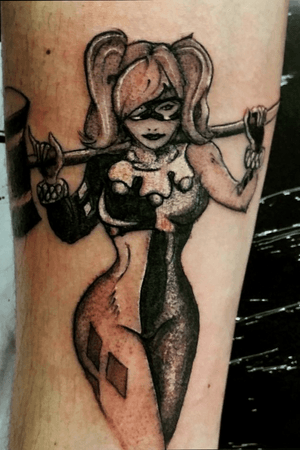 #blackandgrey #batman #dccomics #harleyquinn #smalltattoo #glendale #art #artist #tattoo #tattooartist #tattooart #world 