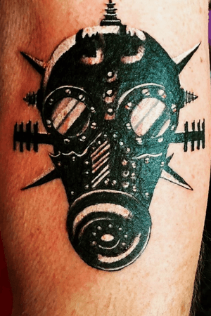 #blackandgrey #tattooartist #tattooart #tattoo #gasmask #singleneedle 