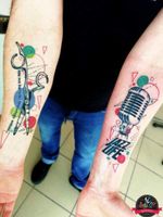 #tattoo #scissors #scissorstattoo #geometric #dotwork #black #lines #dots #blue #purple #mic #mictattoo #elvismic #elvismictattoo #red #color #circle #triangle #green #mint 