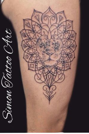 Lion tattoo stilizzato 