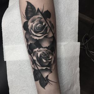Rose design #blackandgreytattoo #Tattoodo 