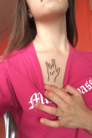 My first tattooe! #handcollection #handpoked #stickandpoke #handpoke #firsttattoo #girl #promise #czechgirl #cz #CZechRepublic #hurtlikeabitch #forever #AlbertBlazek 