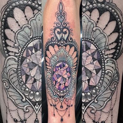 Permanent jewelry #jewelry #mandala #jewel #pearls #beads #tattoo #rock #pastel #color #detail #beaded #artdeco #intricate #style #stylish #girlswithtattoos #hollywood #davie #electricflamingo #coopercity #eftc