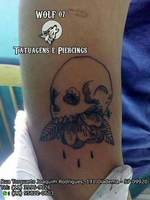 Caveira com Folhas, Apenas Risco Instagram do Cliente: @willbokuma Instagram e Tattoodo do Tatuador: @wolf07_ Instagram e Tattoodo do Estúdio: @wolf07tatuagens #caveira #skull #folhas #tattoo #ink #tatuagem #bodyart