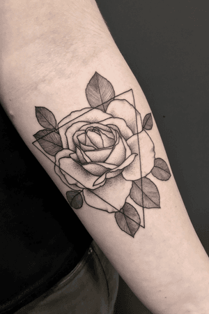 INSTAGRAM:  _mfox                                                              #art #tattoo #geometry #ink #inked #rose #flower #nature #tattooart #tattooartist 