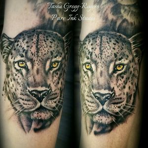 Added this leopard to Sarah's big cat sleeve. . . . #tattoo #tattooingforjesus #worldfamousink #eternalink #intenzeink #realistictattoo #realism #animaltattoo #leopard #tattooartist #bnginksociety #blackandgreytattoo #besttattoos #art #blackandgrey #pureinkstudio 