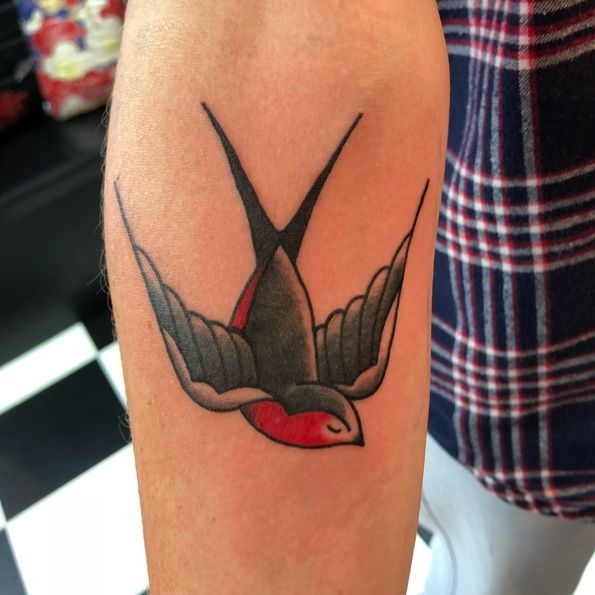 Aggregate more than 56 diving swallow tattoo latest thtantai2