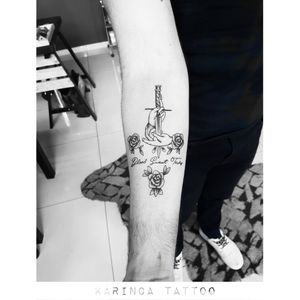 "Blood Sweat Tears" 💧 Instagram: @karincatattoo #karincatattoo #bloodsweattears #tears #roses #knife #oldschooltattoo #oldschool #blackwork #tattoo #tattoos #tattoodesign #tattooartist #tattooer #tattoostudio #tattoolove #tattooart #istanbul #turkey #dövme #dövmeci #designer