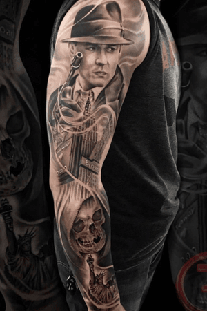 Tattoo by la tinta gallery & tattoo