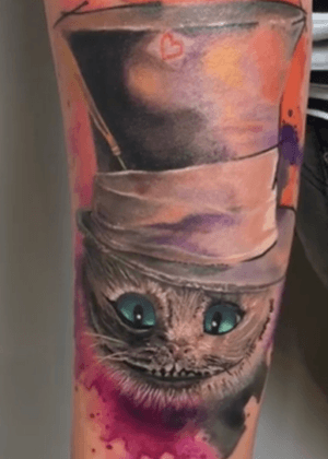 cheshire cat color tattoo work with watercolor/aquarell elements by Ritchey at tattoo anansi Munich Germany