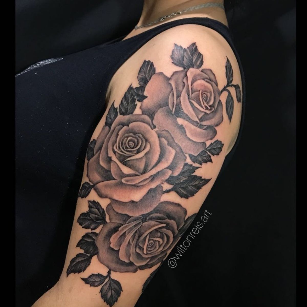 Tattoo uploaded by Jéssica Dias • Rosas sombreadas • Tattoodo