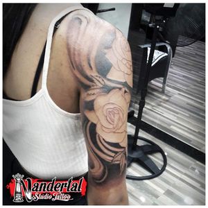 #flowerstattoo #flower #blackandgrey #tattooart #francestattoo #nandertaltattoo #inkedgirl contato via inbox , Instagram @francestattoo ou WhatsApp 21 99041-0093