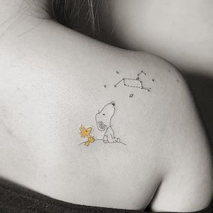 Tattoo by Masa Tattooer #MasaTattooer #SnoopyTattoos #Snoopy #Peanuts #CharlieBrown #cartoon #dog #vintage #woodstock #bird #constellation #stars #fineline #Minimal #small