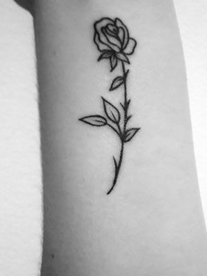 #tattoo #rosestattoo #minimalism #rose #minimaltattoo 