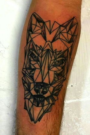 Tattoo lobo geométrico sombreado por Leandro_contreras